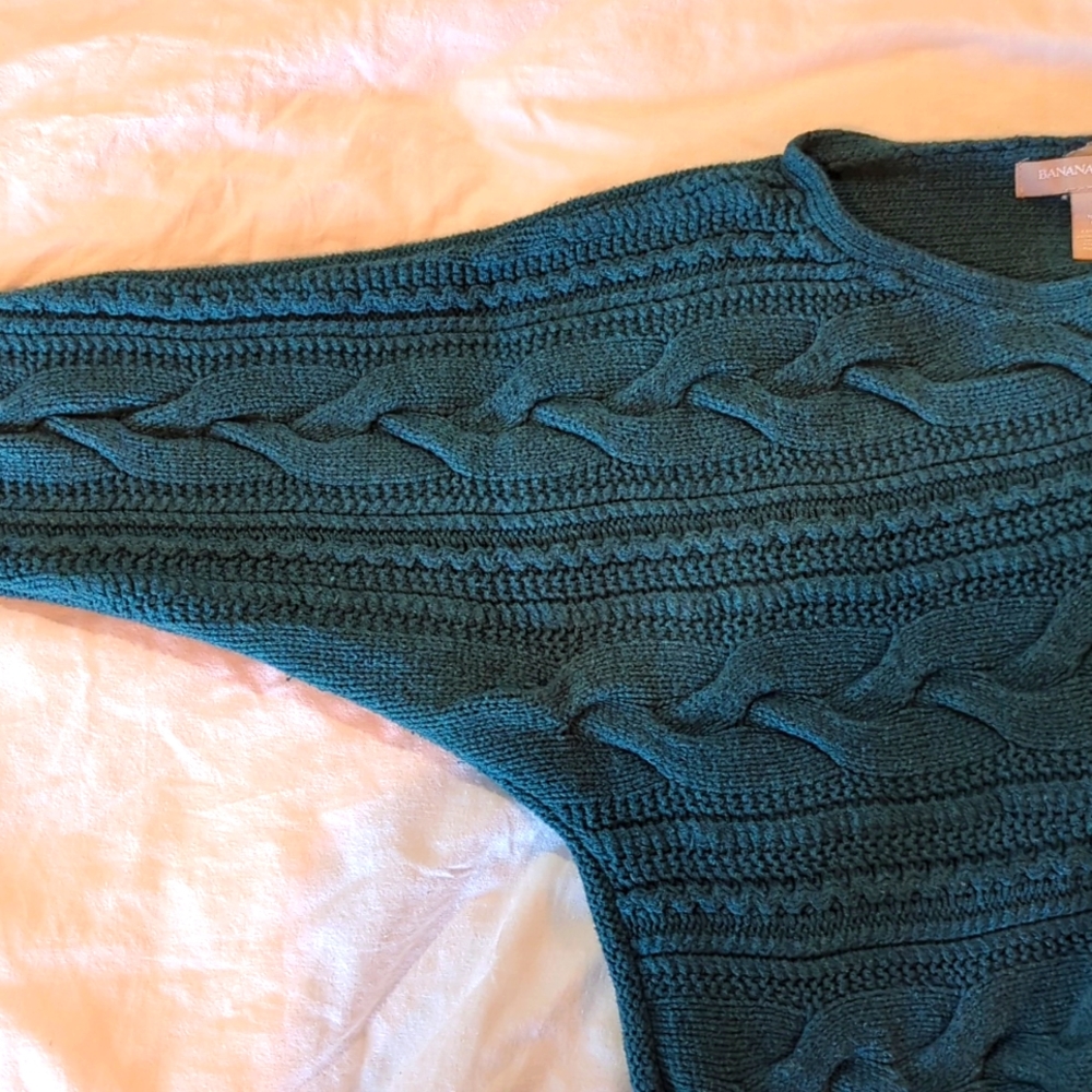 Banana Republic - dark teal blue horizontal cabled sweater with plain back - S
